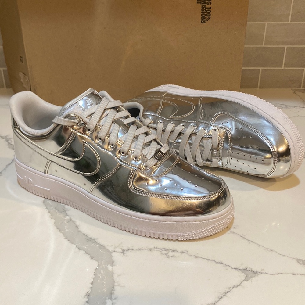 NIKE AIR FORCE 1 BAS CHROME MÉTALLIQUE ARGENT-BLANC CQ65666-001 Mens 13.5 new
